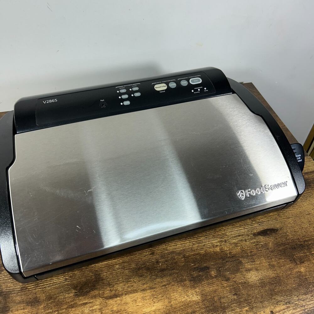 FoodSaver V2865 Vacuum Sealer Built-In Cutter Pulse Speed Dry Moist Settings